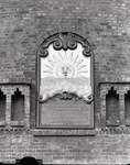 51480 Afbeelding van de uit 1913 daterende gevelsteen in de molen Rijn en Zon (Adelaarstraat 30) te Utrecht.N.B. De ...